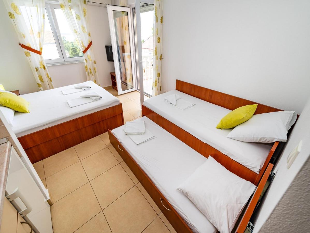 Apartments Prkacin Starigrad Paklenica Exterior foto